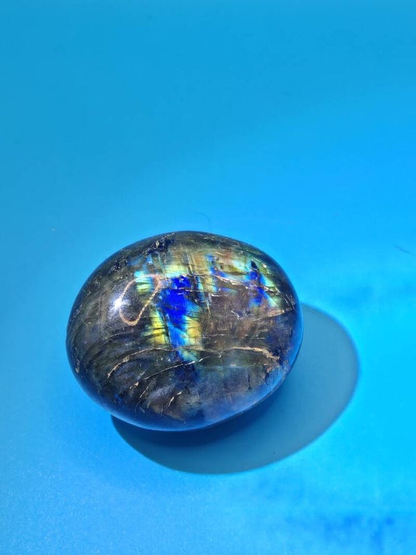 Labradorite Palm stone 3