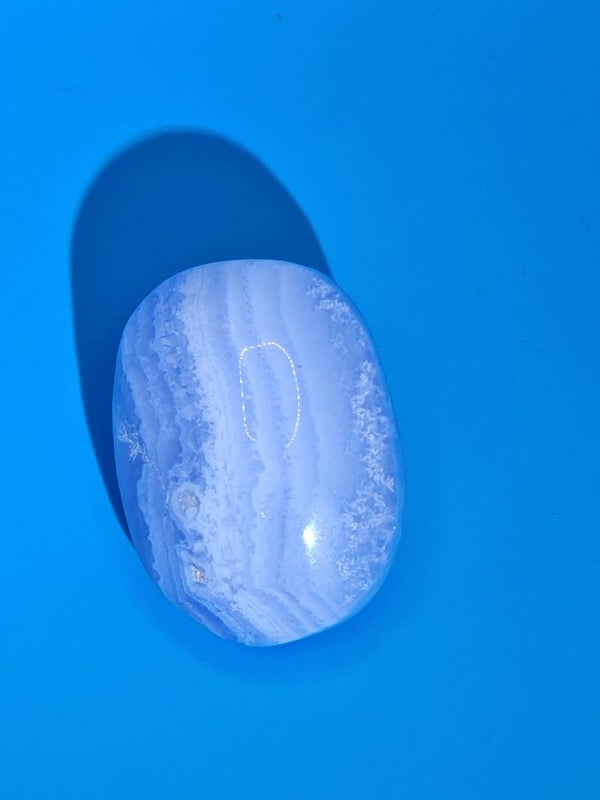 Blue Lace agate Palm stone 4