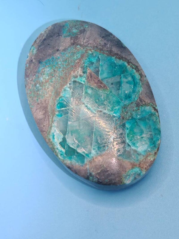 Quantum Quattro Palm Stone