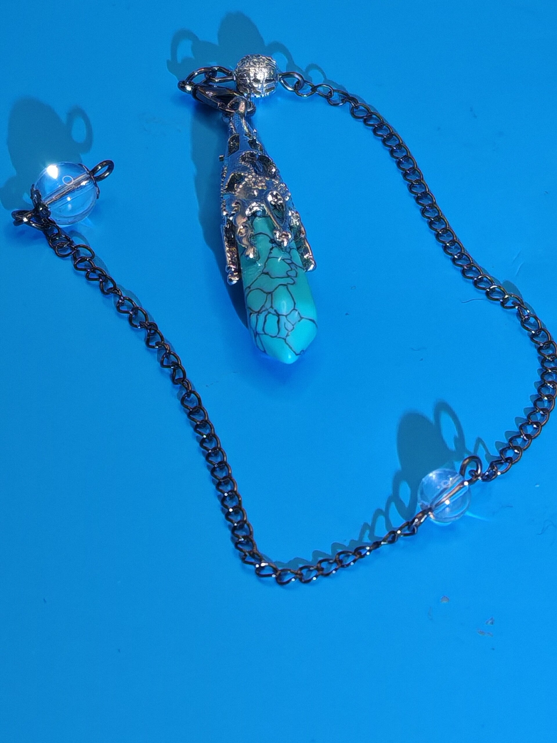 Dyed Howlite Pendulum with chain 3