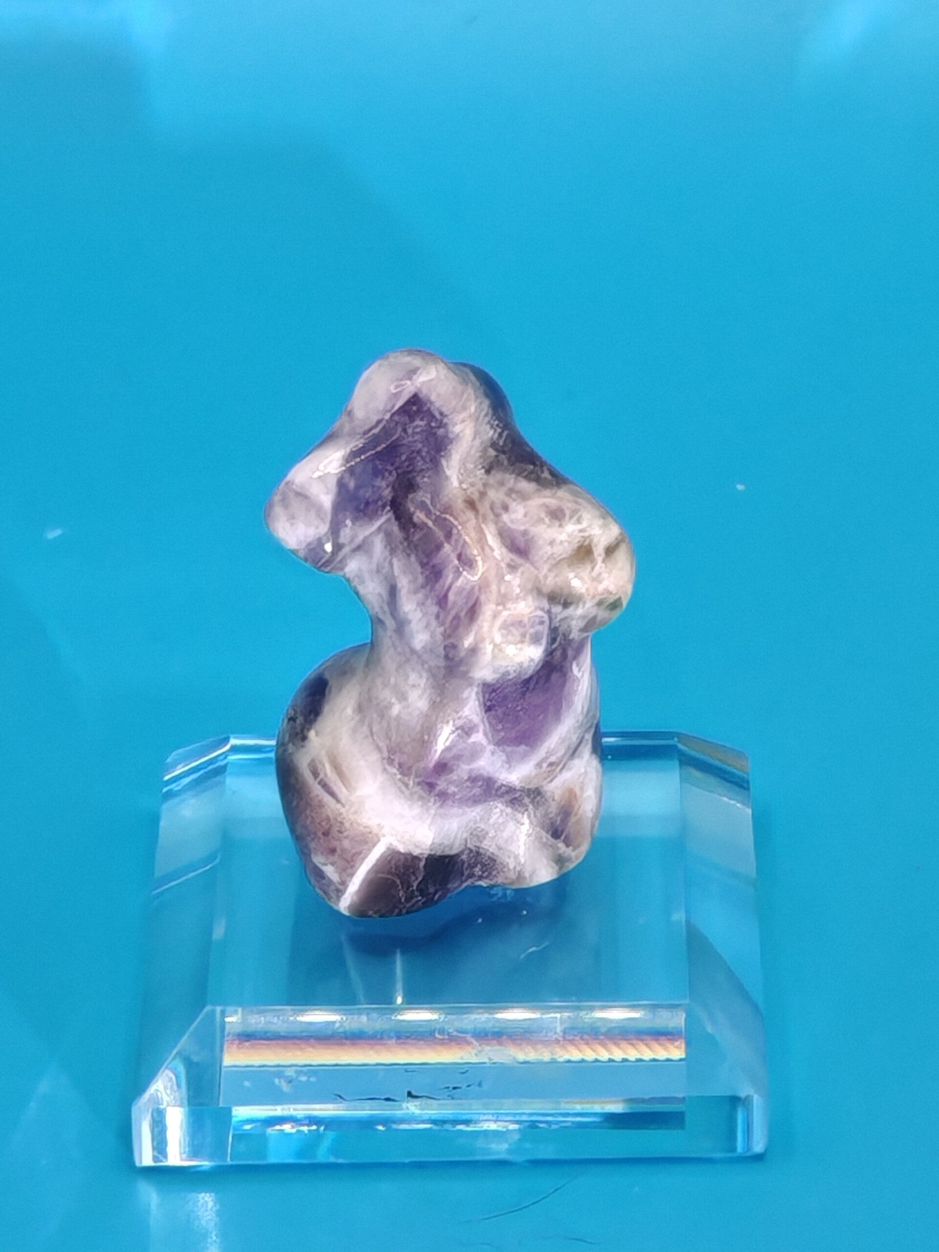Dream Amethyst Female Figure 1