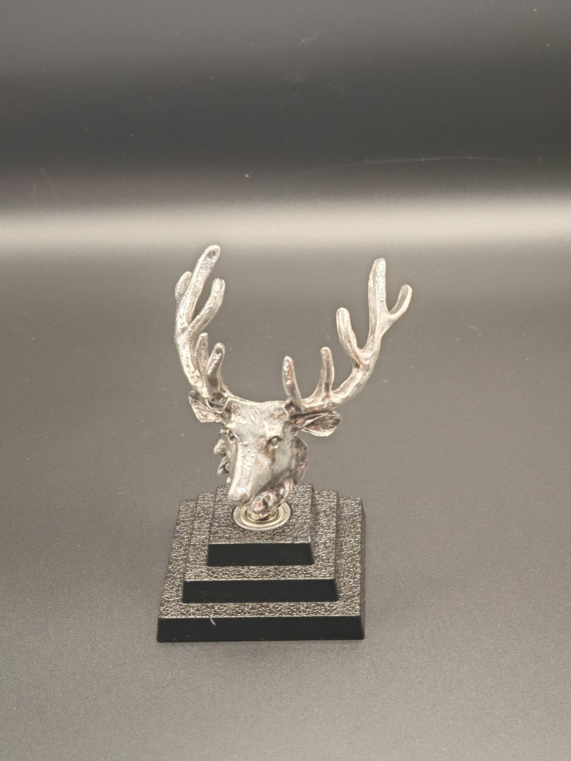 Spinning Deer sphere holder