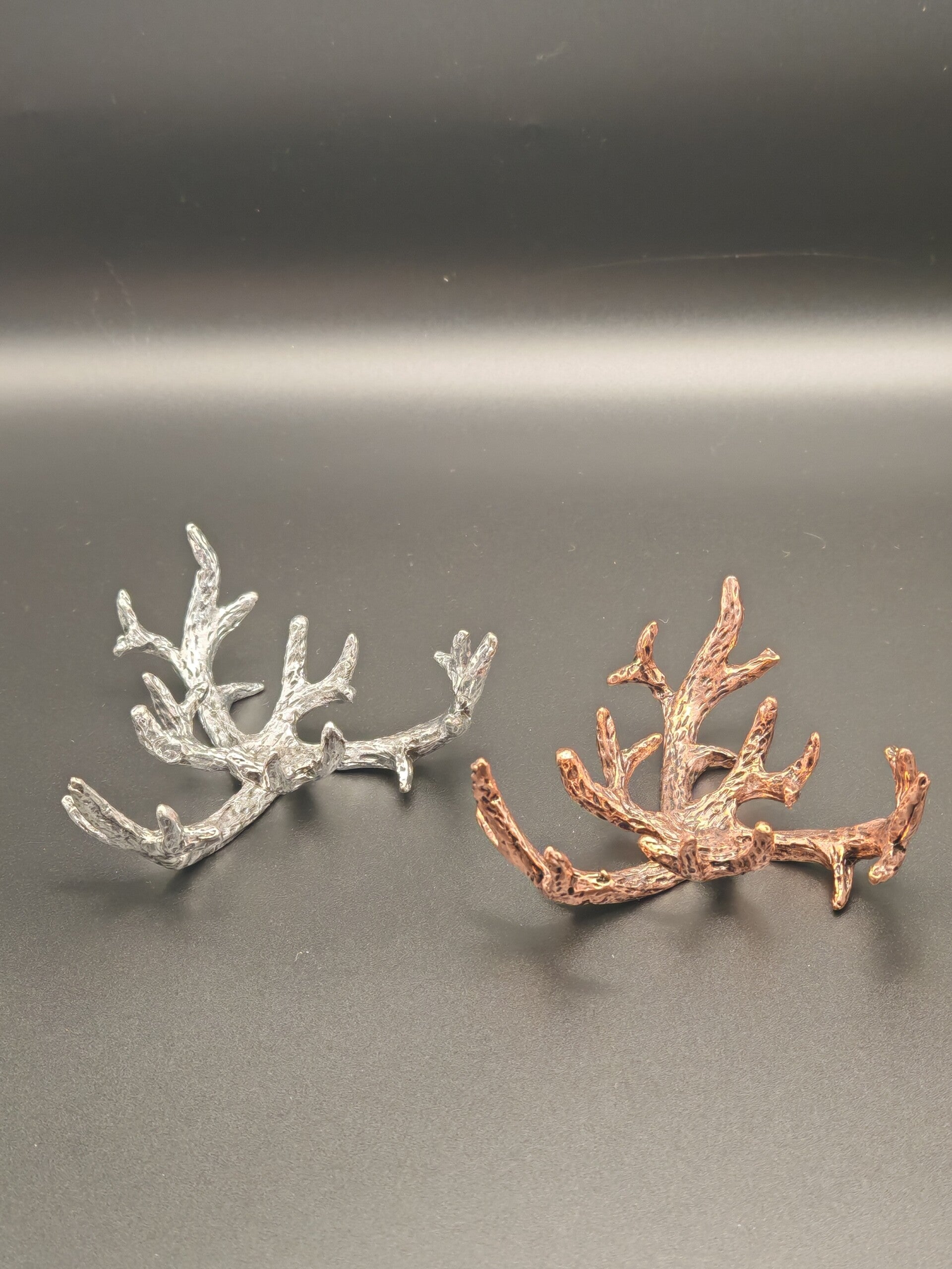 Deer horns sphere holder