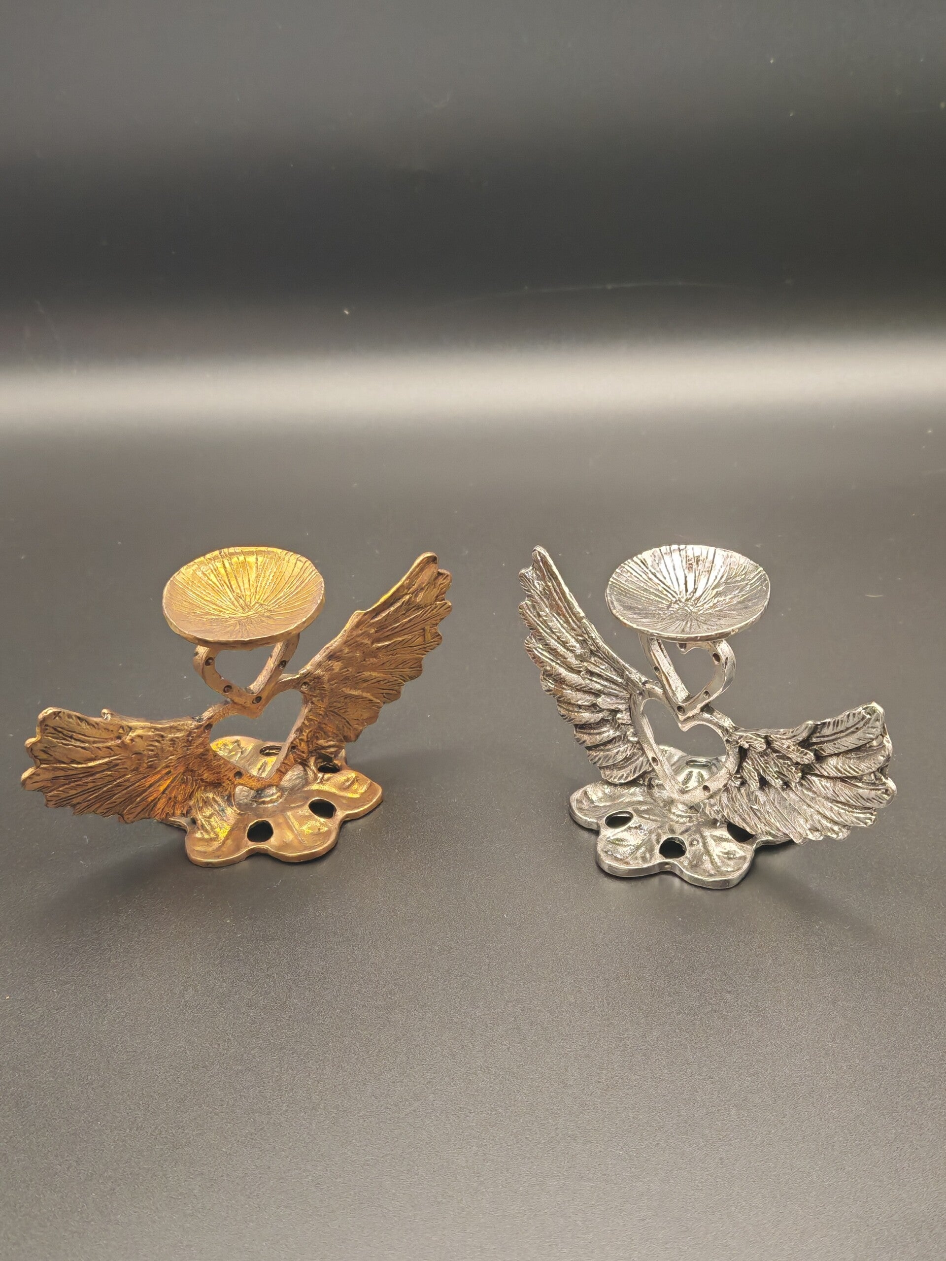 Double heart and wings sphere holder