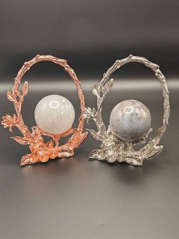 Butterfly wreath sphere holder