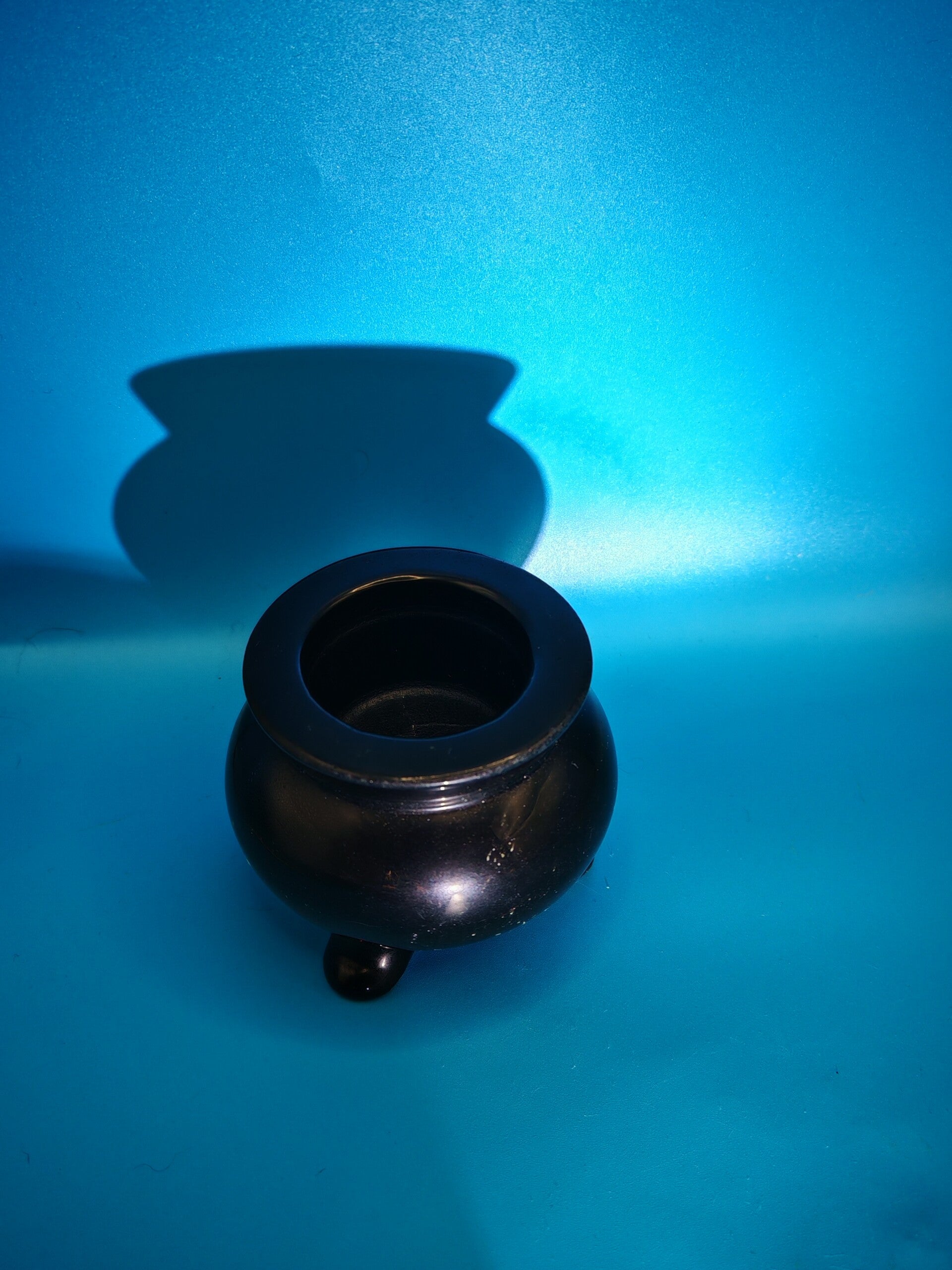 Black Obsidian Cauldron