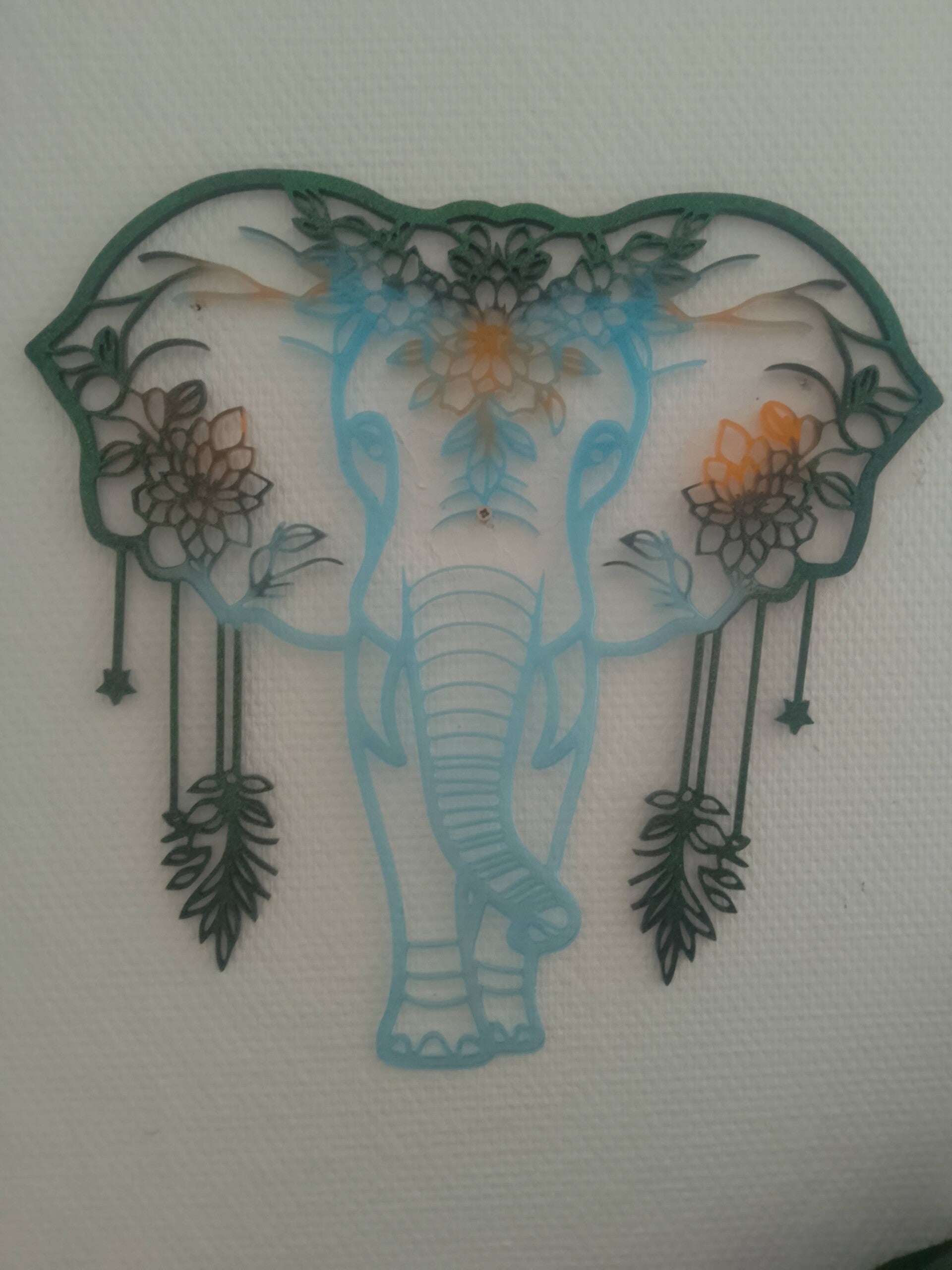 Éléphant en résine holographique