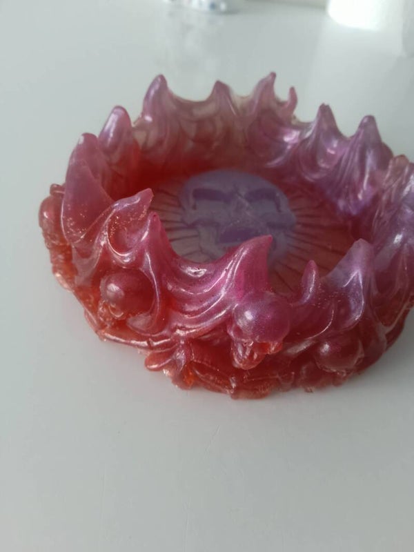 Cendrier modif skull en résine époxy