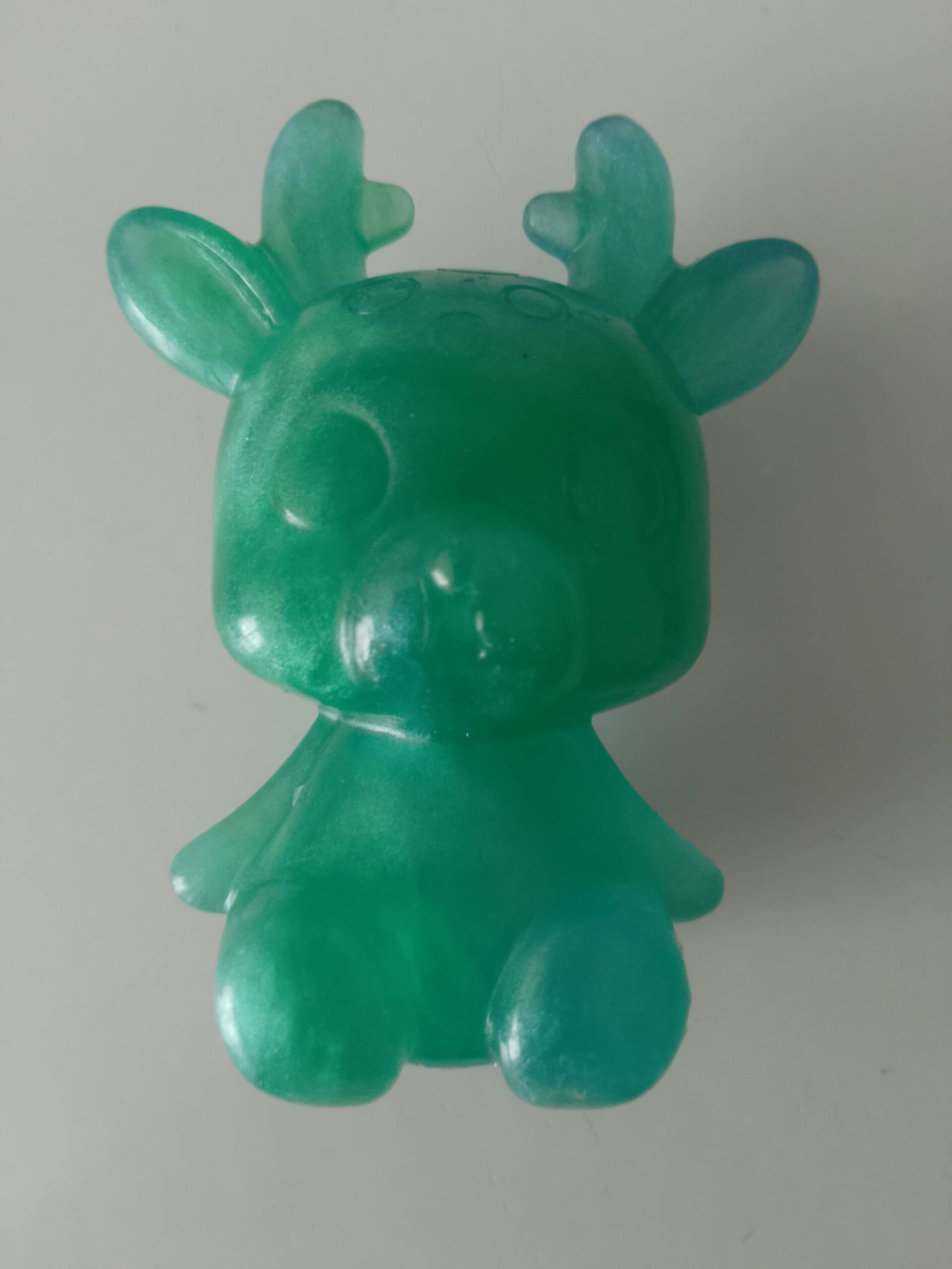 Petit cerf en résine époxy
