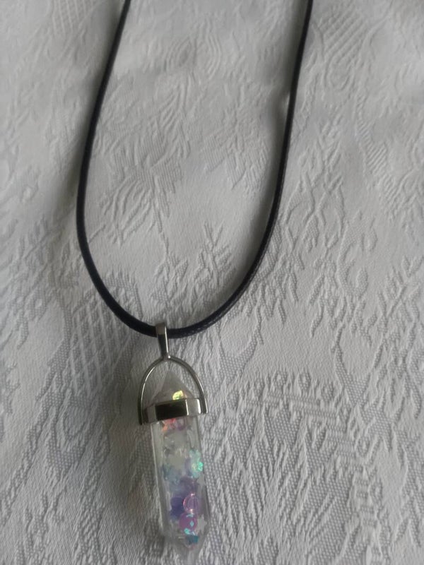 Collier cordon noir avec pendentif