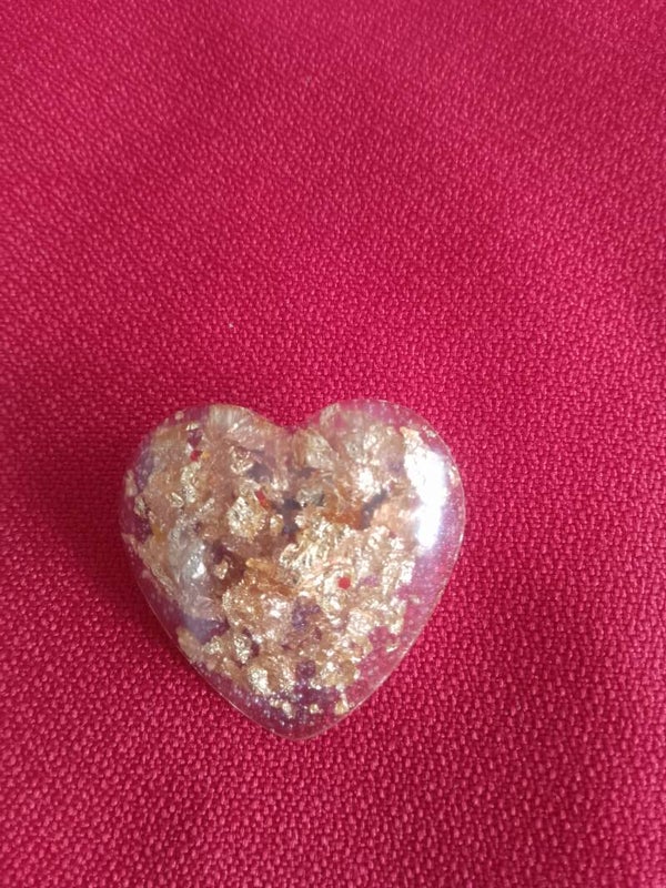 Broche en forme de coeur