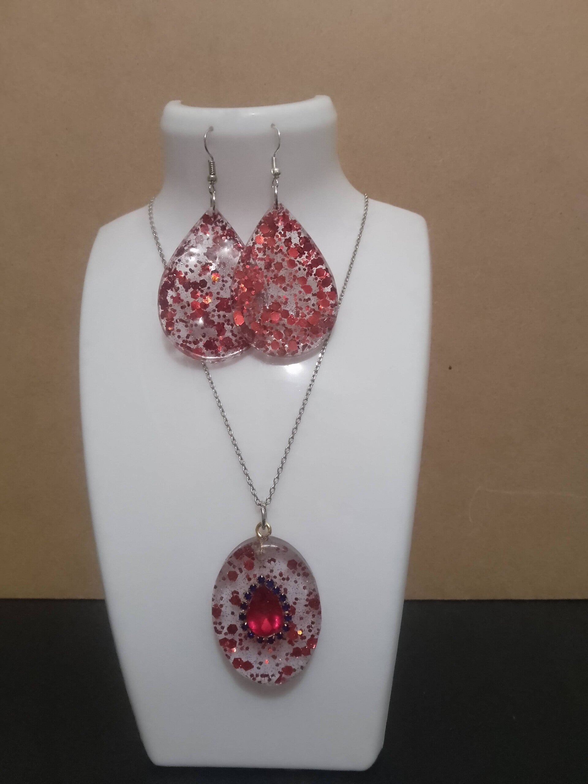 parure pendentif ,boucles d oreilles ovales