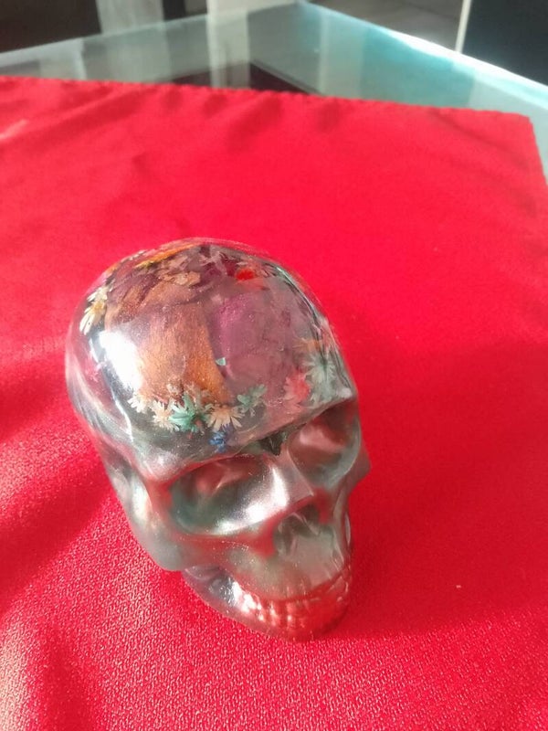 skull en resine epoxy
