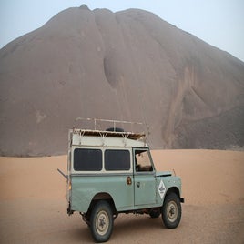 mauritanie-monolithe-ben-amira-vue-laterale-standard.jpg