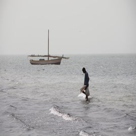 mauritanie-parc-national-du-banc-d-arguin-iwik-pecheur-standard.jpg