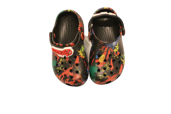 Crocs voor kinderen met Marvel-thema