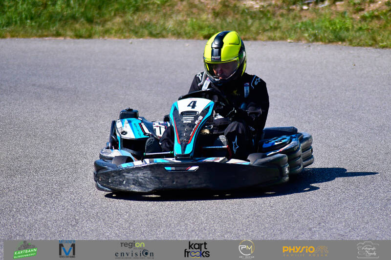 kart-freaks-327-standard.jpg