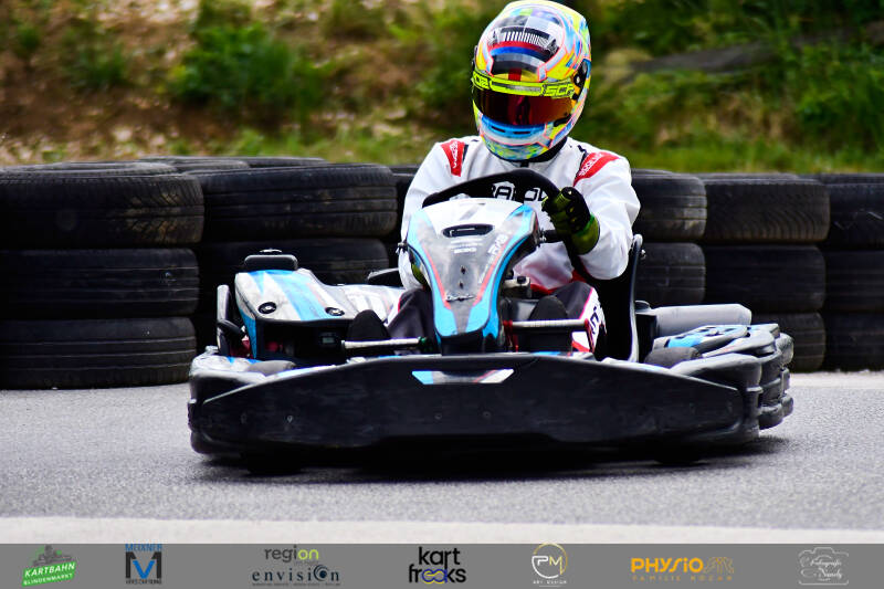 kartfreaks-397-standard-j1fxu0.jpg