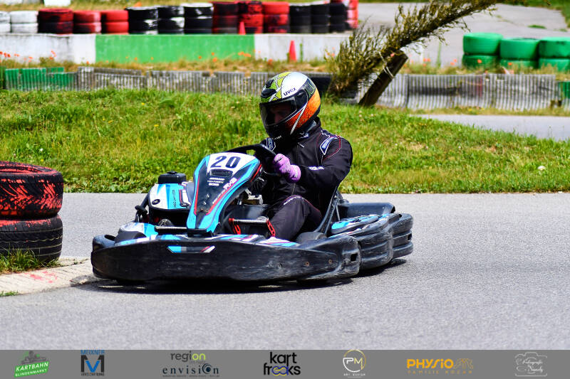 kartfreaks-422-standard-b1df7d.jpg