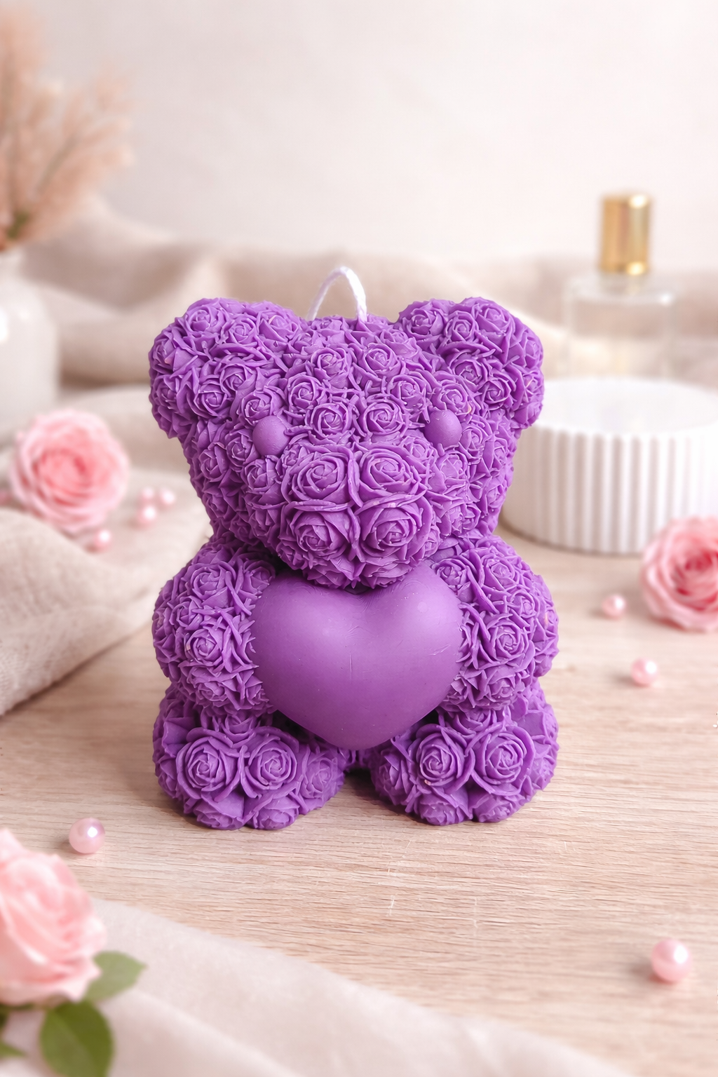 Vela Decorativa Osito de Rosas – Hecha a mano (Varios colores y aromas)