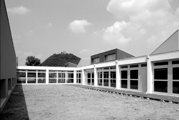 Il colle della Rocca dalla corte interna