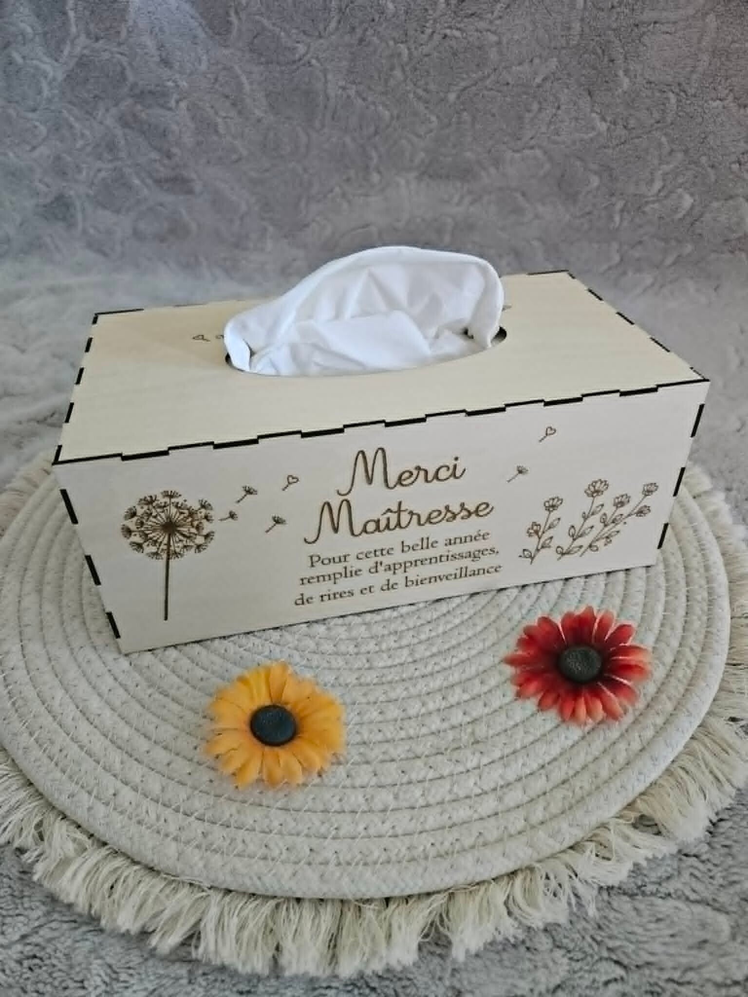 Boîte à mouchoirs