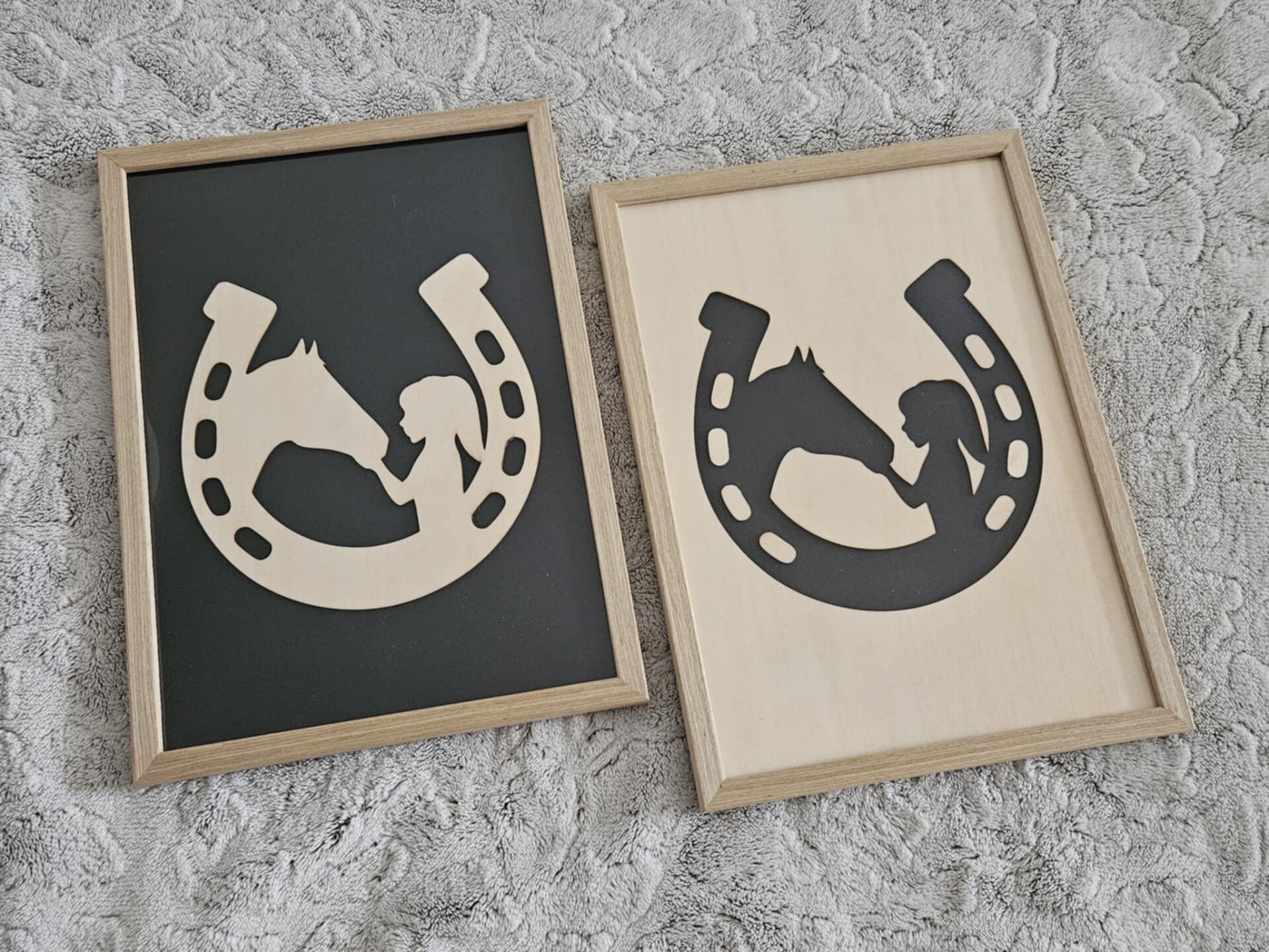 tableau positif négatif fer à cheval petite fille