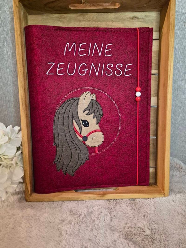 Personalisierte Zeugnismappe Pferdekopf