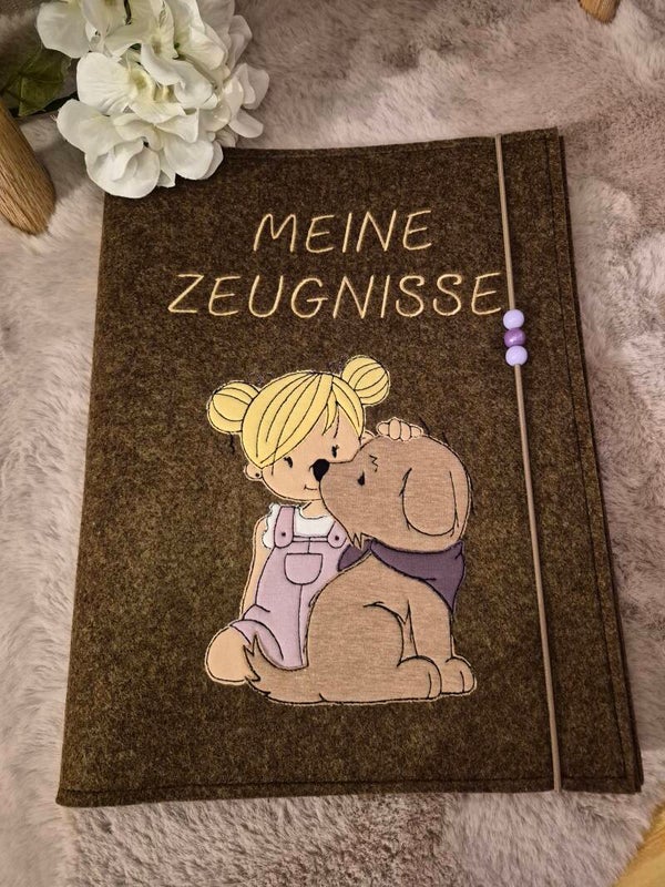Personalisierte Zeugnismappe Mädchen mit Hund