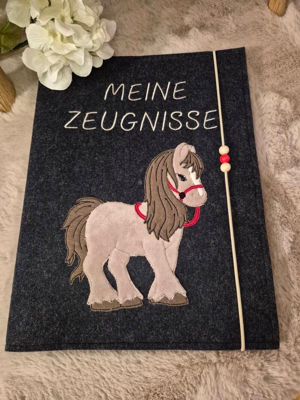 Personalisierte Zeugnismappe Pferd