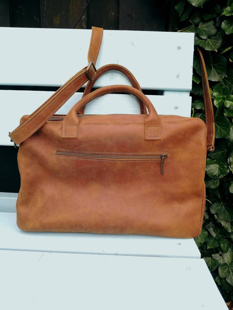 totaalbeeld bruine laptoptas