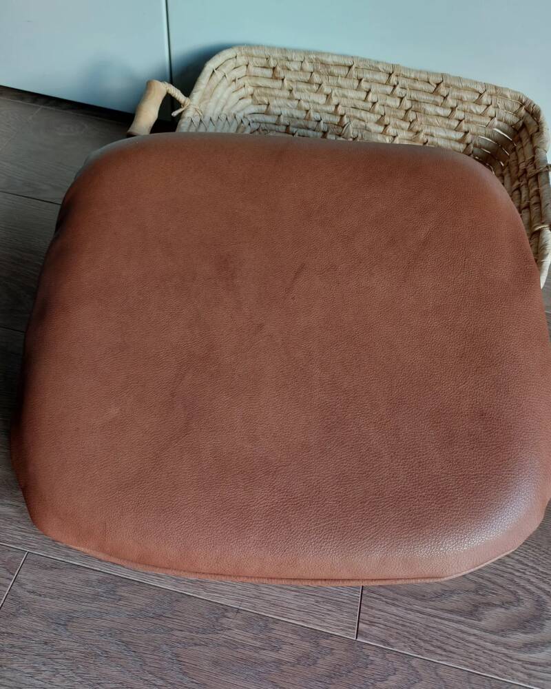 eerste leren kussen af