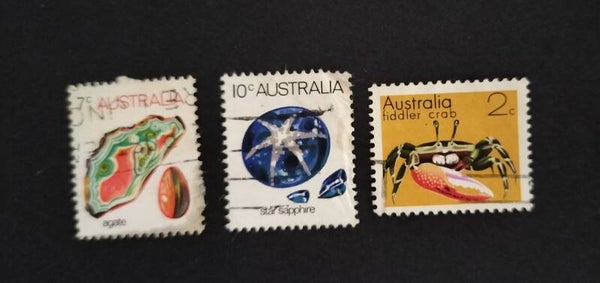 Lot 22 - Marine Life and Gem Stones Set of 3