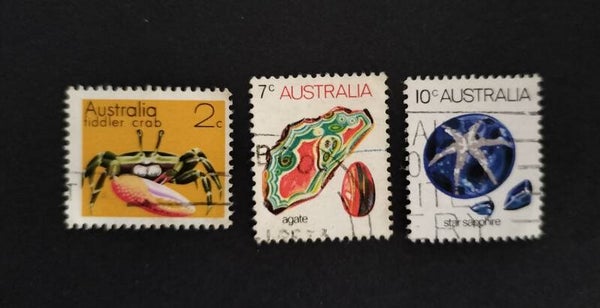 Lot 24 - Marine Life and Gem Stones Set of 3