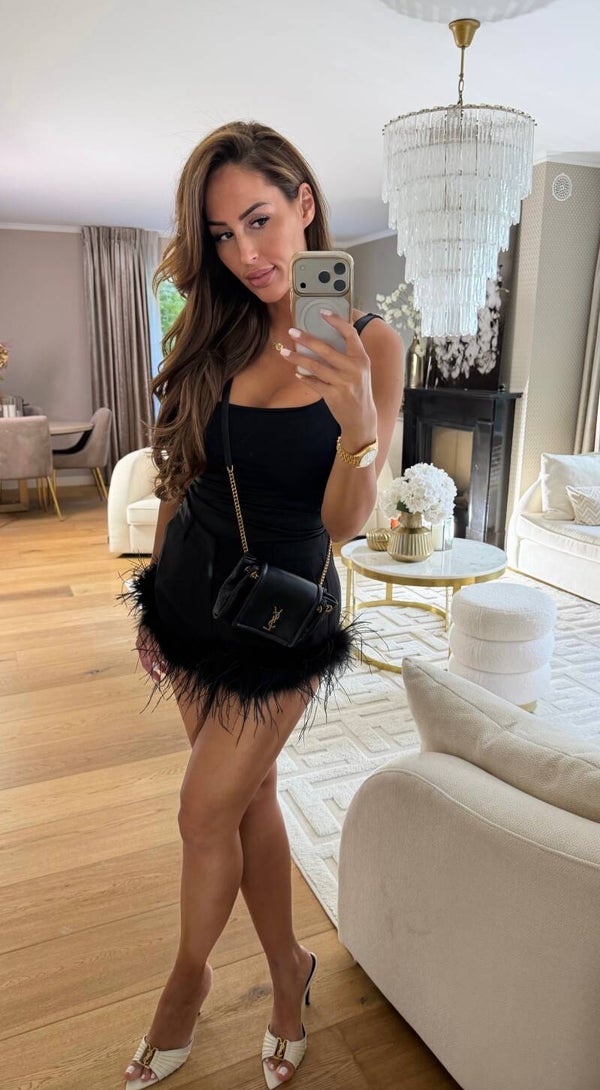 Feather Black Short