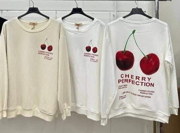 Sweater “Cherry perfection” - Wit