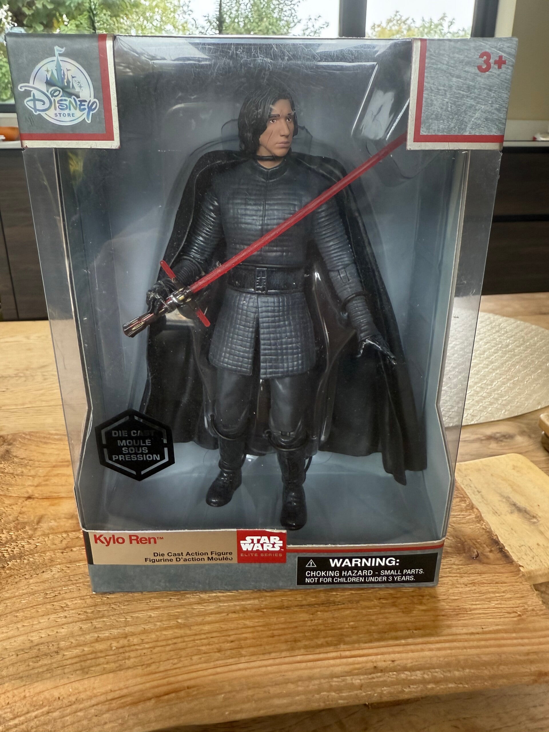 Die-Cast KYLO REN DISNEY STORE EXCLUSIVE