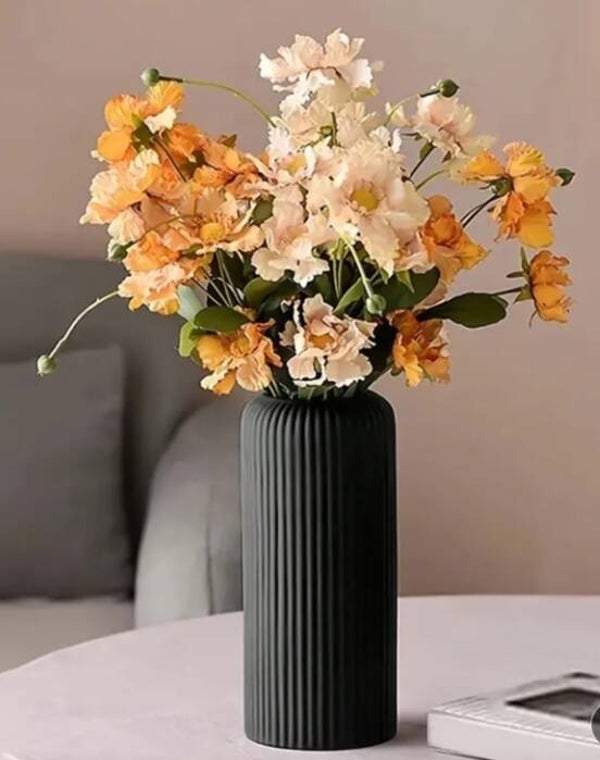 Zwarte kunstof vaas in bohemian stijl