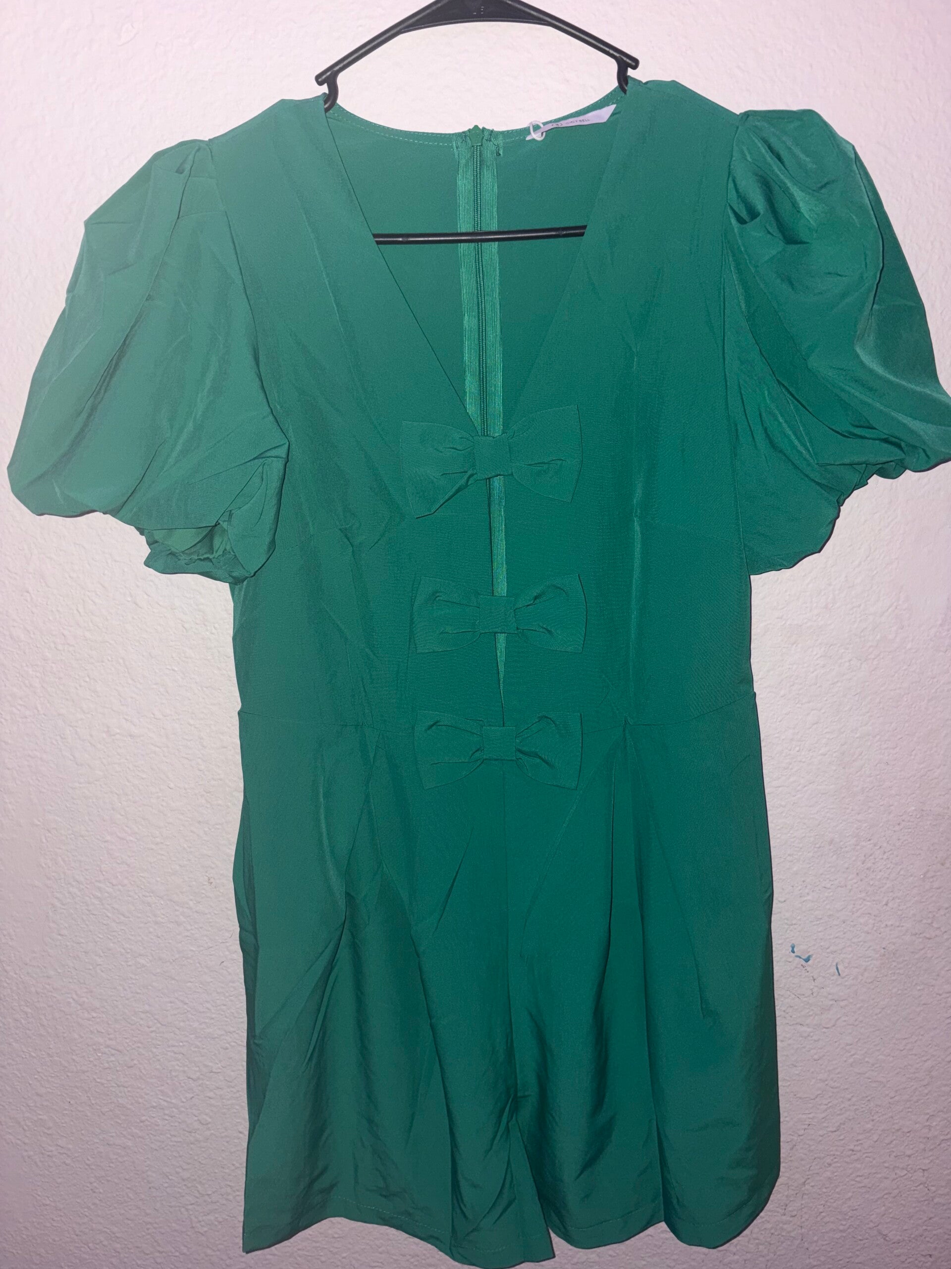 Green bow romper with pockets