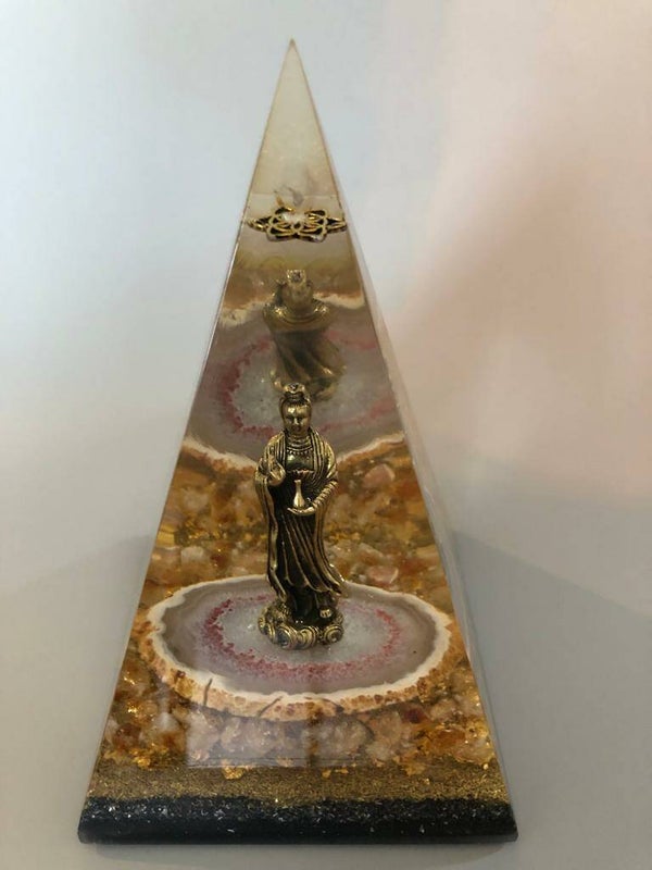 Russische Piramide Orgonite Shungite Kwan Yin Agaatplak Citrien Flower of Life Herkimediamant Dubbeleinder Bladgoud