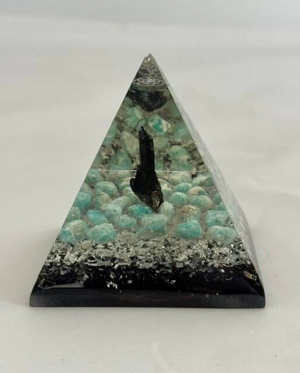 Nubische Orgonite Piramide Vivianiet, Azumar, Bergkristal, Flower of Life, Shungite, Herkimerdiamant, Dubbeleinder, Zilver