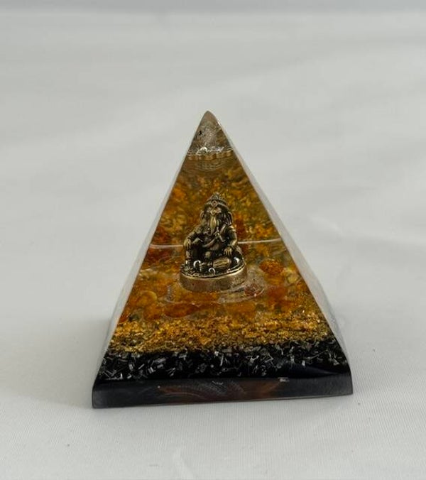 Kleine Nubische Orgonite Piramide , Ganesha, Amber/Barnsteen,  Bergkristal, Shungite, Flower of Life, Herkimerdiamant, Dubbeleinder, Zilver