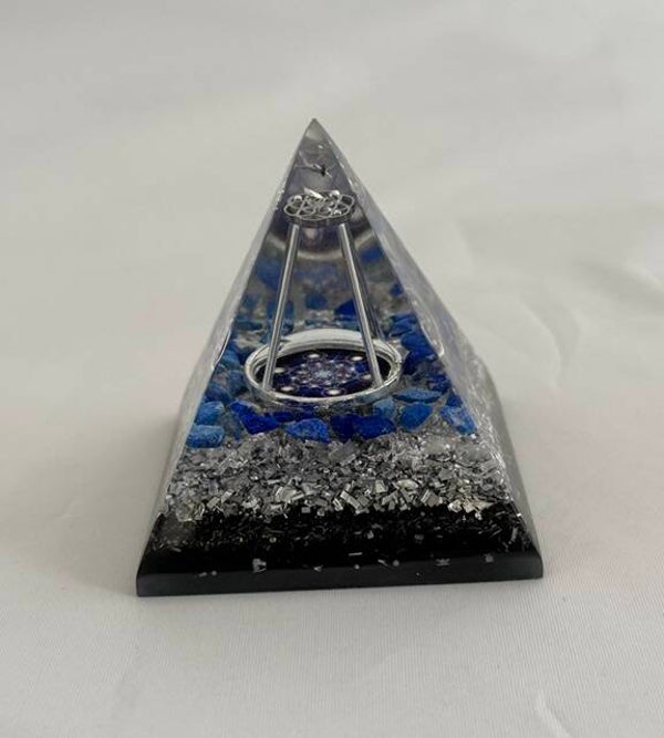 Kleine Nubische Piramide Metatron met opbouw , Lapis Lazuli, , Satya Mani Azeztuliet, Shungite  Seed of Life, Herkimerdiamant, Dubbeleinder, Zilver