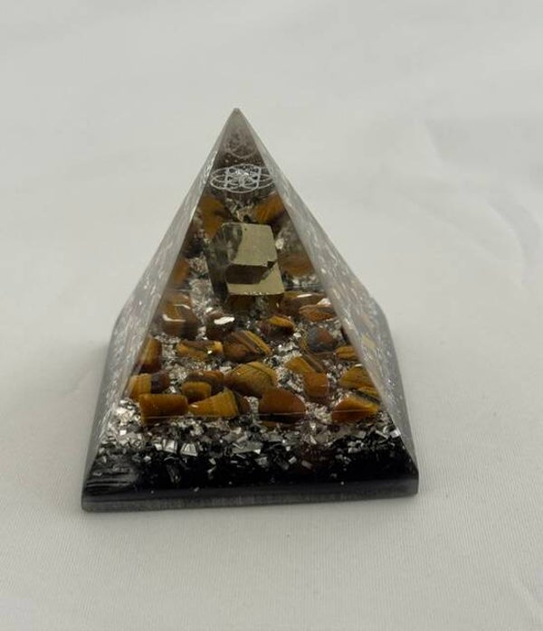 Kleine Nubische Orgonite Piramide Tijgeroog, Pyriet, Bergkristal, Shungite, Flower of Life, Herkimerdiamant, Dubbeleinde, Zilver