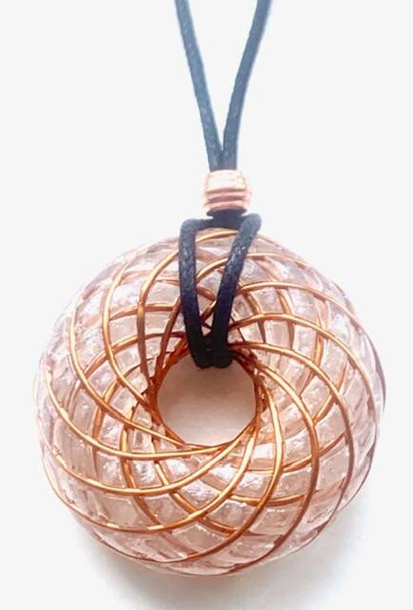 Torus Hanger Rozenkwarts, Samadhi Kwarts, Angel Aura Kwarts,  Maria Magdalena Opaal Kwarts, Herkimer Diamant, Koper (2x 12 wikkelingen)