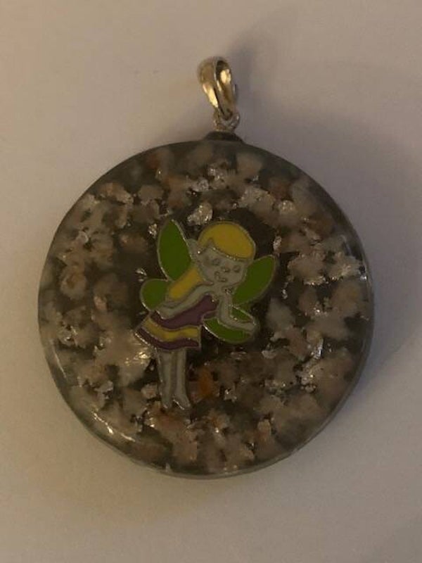 Orgonite Hanger Medium Aardbeienkwarts Elfje Zilver