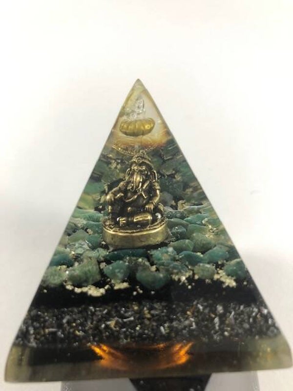 Kleine Nubische Orgonite Piramide Ganesha Mosagaat Shungite Flower of Life Herkimerdiamant Dubbeleinder Bladzilver