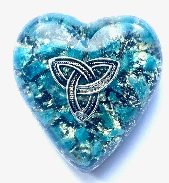Orgonite Hartje Blauwe Apatiet, Keltische knoop, Shungite, Herkimerdiamant, Dubbeleinder, Zilver