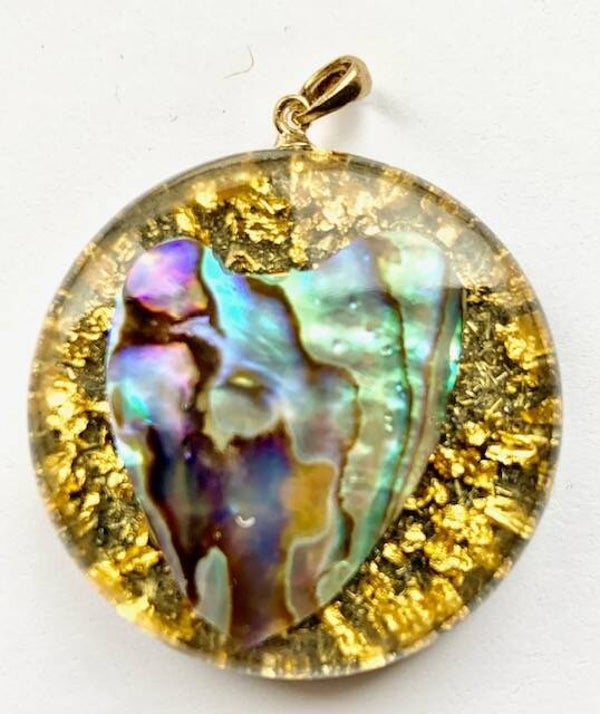 Middenmaat Orgonite Hanger Abalone, Shungite, Herkimerdiamant, Goud #M13