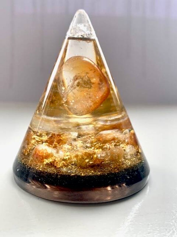 Orgonite Kegel of conus Golden Aura Kwarts, Citrien , Satya Mani Azeztuliet, Flower of Life, Shungite, Herkimeriamant, Dubbeleinder, Zilver